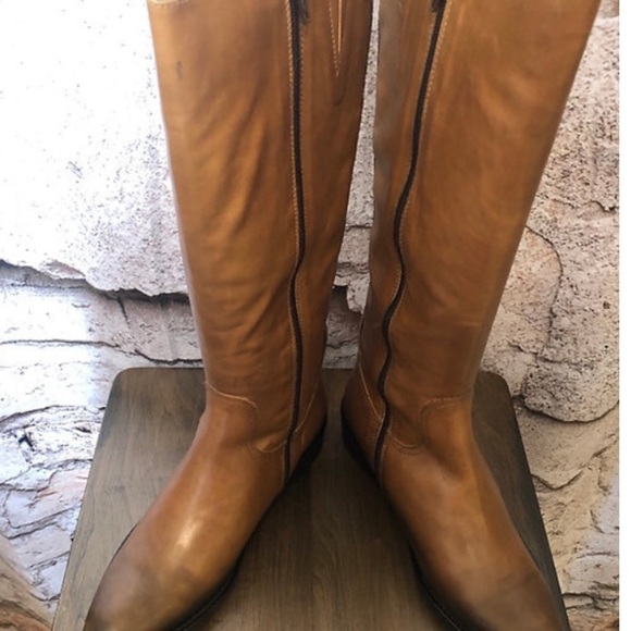 Unity in Diversity Caramel Leather Boots NEW - Picture 4 of 5